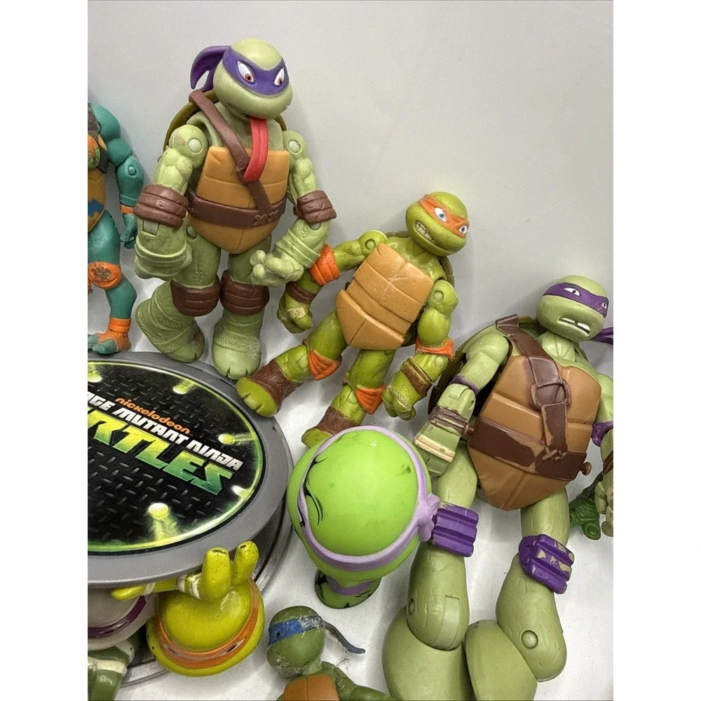 LOT 20‎ TEENAGE MUTANT NINJA TURTLES ACTION FIGURES